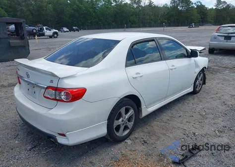 2012 Toyota Corolla S z USA, uszkodzony, nr VIN 2T1BU4EE7CC804248